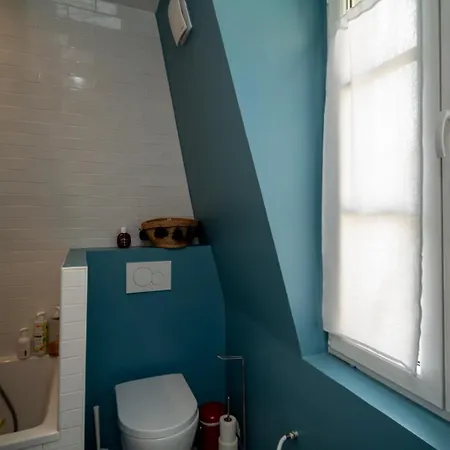 Maison A Deux Pas Du Chateau * Версаль