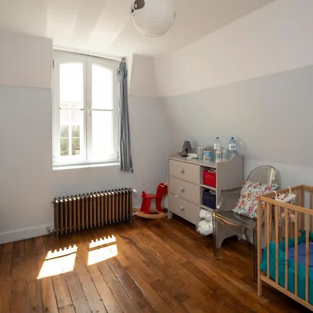 Maison A Deux Pas Du Chateau Дом отдыха