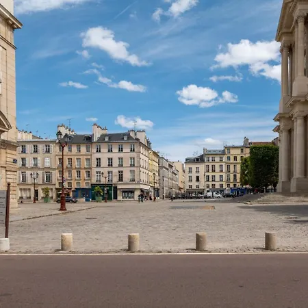 Maison A Deux Pas Du Chateau Дом отдыха Версаль